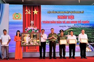 Bộ trưởng Bộ Công an Tô Lâm dự Ngày hội Toàn dân bảo vệ an ninh Tổ quốc tại Cà Mau