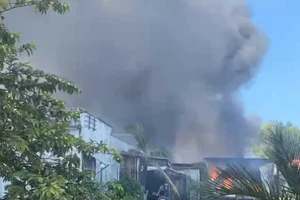 Cháy thiêu rụi 2 căn nhà dân ở Cà Mau