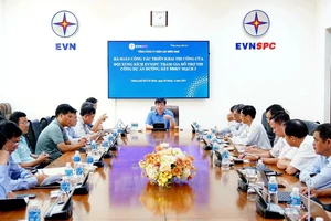 Lãnh đạo EVNSPC tổ chức họp khẩn, nối cầu trực tuyến với Giám đốc 21 Công ty Điện lực và các Đội xung kích ngoài công trường vào chiều 2-6-2024