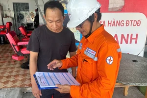 CBCNV EVNSPC hướng dẫn các chủ nhà trọ thực hiện giá bán điện theo đúng quy định