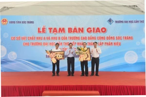 UBND tỉnh Sóc Trăng ký kết tạm bàn giao cơ sở vật chất cho phân hiệu Trường Đại học Cần Thơ