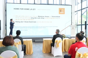Ông Bùi Hoàng Tuấn, Giám đốc Cấp cao bộ phận Tư vấn khách hàng của Masteri Homes, giới thiệu về Home for Home 