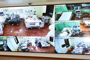 Khu vực điều trị bệnh nhân Covid-19 nặng qua màn hình trung tâm tại Bệnh viện 175
