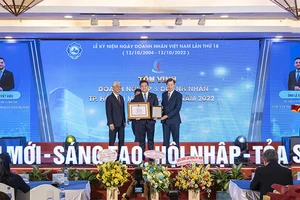 Tập đoàn Xây dựng Hòa Bình được tôn vinh doanh nghiệp TPHCM tiêu biểu 2022