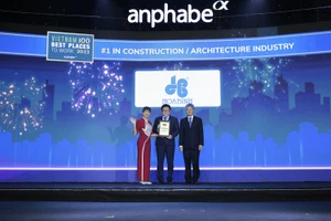 Tập đoàn Xây dựng Hòa Bình tiếp tục đứng đầu ngành xây dựng và kiến trúc ở Top 100 Nơi làm việc tốt nhất Việt Nam 2022