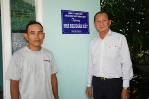 Công ty TNHH MTV Xổ số kiến thiết Đồng Tháp trao 20 căn nhà Đại đoàn kết tại huyện Tam Bình, tỉnh Vĩnh Long
