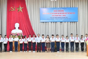 Công ty Vedan Việt Nam trao tặng học bổng khuyến tài cho học sinh thị xã Phú Mỹ, tỉnh Bà Rịa-Vũng Tàu
