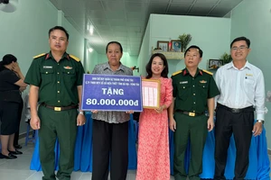 Công ty XSKT tỉnh Bà Rịa - Vũng Tàu trao nhà “Đoàn kết quân, dân”