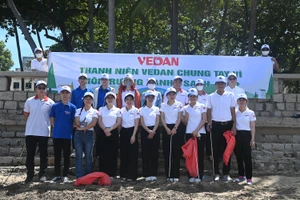 CB-CNV Công ty Vedan Việt Nam tham gia “Nhặt rác bảo vệ môi trường” tại bãi biển Vũng Tàu