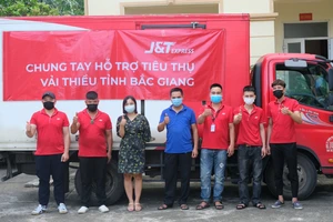 J&T Express chi nhánh Hà Nội đã tiêu thụ gần 2 tấn vải thiều Bắc Giang