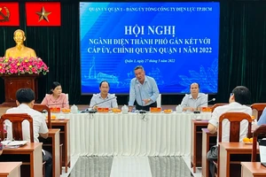  Đồng chí Phạm Quốc Bảo, Bí thư Đảng ủy, Chủ tịch Hội đồng thành viên EVNHCMC phát biểu tại Hội nghị