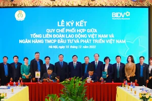Đại diện BIDV và Tổng LĐLĐ Việt Nam ký kết Quy chế phối hợp