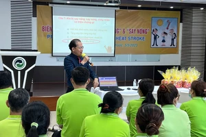 TS.BS Lê Văn Nhân nói chuyện chuyên đề Biện pháp phòng chống say nắng - say nóng cho công nhân viên VWS