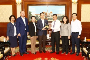 Phó Chủ tịch UBND TPHCM Nguyễn Văn Dũng tiếp lãnh đạo Tập đoàn BJC BigC Thái Lan chiều 15-3
