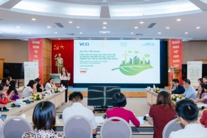 Bà Nguyễn Thị Kim Phượng, Phó Giám đốc Ban Khách hàng doanh nghiệp BIDV chia sẻ thông tin tại Hội thảo