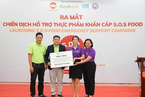 Mondelez Kinh Đô mang Trung thu đến với trẻ em và hỗ trợ thực phẩm cho đồng bào vùng bão lũ