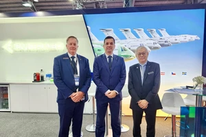 Gian hàng Embraer tại Triển lãm Quốc phòng Quốc tế Việt Nam 2024