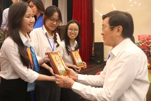 Hà Tĩnh gặp mặt thanh niên, sinh viên tiêu biểu và doanh nhân tỉnh nhà tại các tỉnh phía Nam