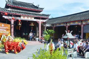 Đưa điểm di tích Hội quán Hải Nam (số 10 Trần Phú, Hội An) vào tuyến tham quan Khu phố cổ. 