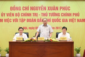 Thủ tướng Nguyễn Xuân Phúc làm việc với tập đoàn dầu khí. Ảnh: VGP