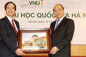 Thủ tướng Nguyễn Xuân Phúc trong một lần thăm ĐHQG Hà Nội