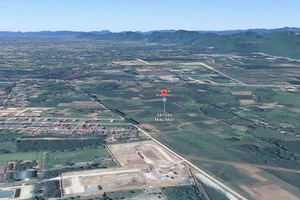 Đất sân bay Miếu Môn của Bộ Quốc phòng đang bị lấn chiếm. Ảnh: GOOGLE MAPS 
