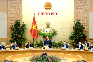 Thủ tướng Nguyễn Xuân Phúc chủ trì phiên họp Chính phủ thường kỳ tháng đầu năm 2018. Ảnh: VGP/Quang Hiếu