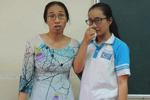  Cô Trần Thị Minh Châu (trái), giáo viên dạy môn Toán Trường THPT Long Thới (huyện Nhà Bè, TPHCM) bị học sinh phản ánh lên lớp không nói gì