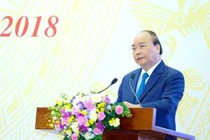 Thủ tướng Nguyễn Xuân Phúc phát biểu tại Hội nghị Chính phủ với các địa phương. Ảnh: VGP