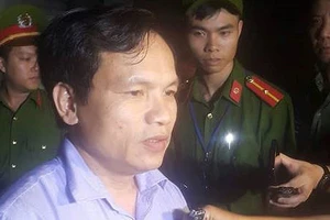 Ông Mai Văn Trinh gặp báo chí lúc gần 23 giờ ngày 21-7
