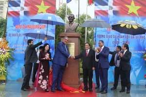 Khánh thành tượng đài Giáo sư Juan Bosch - Người kết nối những trái tim Việt Nam và CH Dominicana