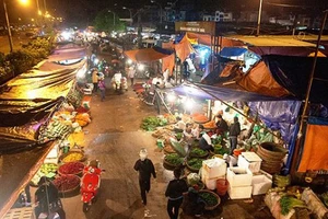 Thủ tướng yêu cầu điều tra đối tượng đe dọa phóng viên điều tra vụ bảo kê ở chợ Long Biên