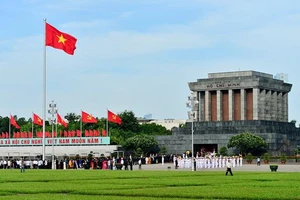 Thi hài Chủ tịch Hồ Chí Minh sau 50 năm đang được giữ gìn rất tốt ​