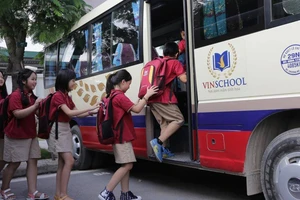 Nhiều trường học sử dụng dịch vụ đưa đón học sinh