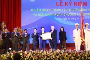 Trường Đại học Luật Hà Nội đón nhận Huân chương Lao động hạng Nhất lần thứ 2
