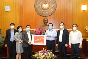 Ủy ban Trung ương MTTQ Việt Nam tiếp nhận ủng hộ của VOV