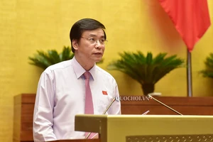 Tổng Thư ký Quốc hội - Chủ nhiệm Văn phòng Quốc hội Nguyễn Hạnh Phúc phát biểu tại phiên họp sáng 22-5-2020. Ảnh: QUOCHOI