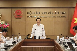 Bộ trưởng Bộ GD-ĐT Phùng Xuân Nhạ chủ trì hội nghị ngày 3-6