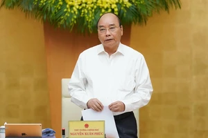 Thủ tướng Nguyễn Xuân Phúc kết luận tại phiên họp. Ảnh: QUANG PHÚC