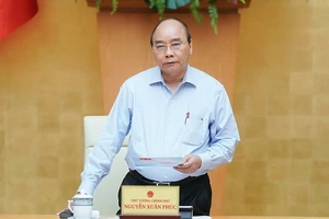 Thủ tướng Nguyễn Xuân Phúc chủ trì phiên họp Thường trực Chính phủ về phòng, chống dịch Covid-19, sáng 11-9-2020. Ảnh: VGP
