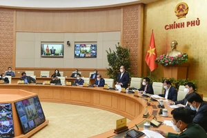 Thủ tướng Nguyễn Xuân Phúc chủ trì cuộc họp trực tuyến với Ban Chỉ đạo quốc gia về phòng chống dịch Covid-19