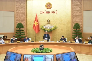 Thủ tướng Nguyễn Xuân Phúc chủ trì phiên họp Chính phủ thường kỳ, chiều 31-3. Ảnh: VIẾT CHUNG 