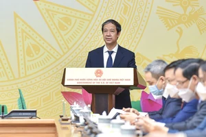 Bộ trưởng Bộ GD-ĐT Nguyễn Kim Sơn phát biểu tại cuộc gặp mặt các nhà giáo tiêu biểu 