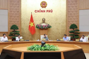Thủ tướng Phạm Minh Chính chủ trì phiên họp Chính phủ về xây dựng pháp luật và ổn định kinh tế vĩ mô. ẢNH: VIẾT CHUNG