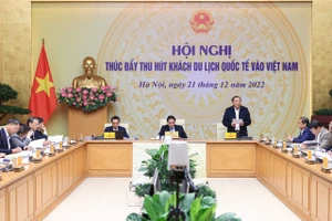 Thủ tướng Phạm Minh Chính chủ trì Hội nghị thúc đẩy thu hút khách du lịch quốc tế vào Việt Nam. Ảnh: VIẾT CHUNG