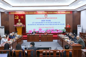 Ủy ban Trung ương MTTQ Việt Nam tổ chức lấy kiến chuyên gia về dự thảo Luật Đất đai (sửa đổi). Ảnh: VIẾT CHUNG