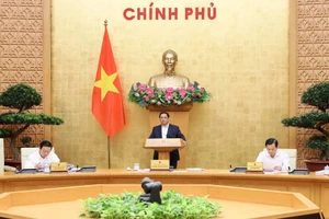 Thủ tướng Phạm Minh Chính chủ trì và phát biểu tại Phiên họp Chính phủ thường kỳ, sáng 5-5. Ảnh: VIẾT CHUNG