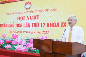 Chủ tịch Ủy ban Trung ương MTTQ Việt Nam Đỗ Văn Chiến phát biểu tại hội nghị