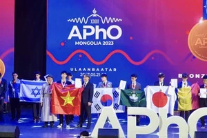Học sinh Việt Nam nhận giải 