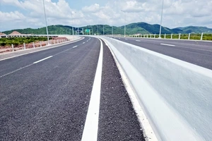 Các dự án đầu tư xây dựng đường cao tốc đang được đẩy nhanh tiến độ triển khai